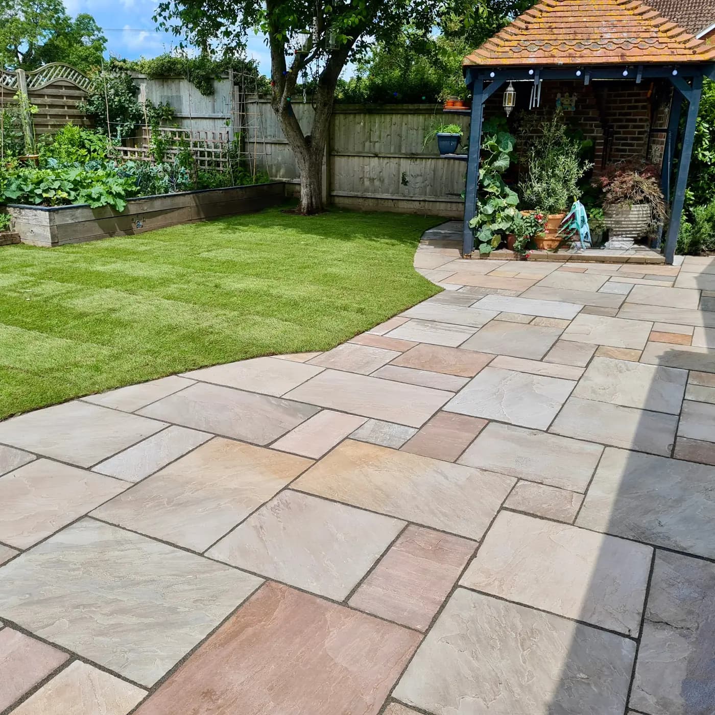 Autumn Brown Sandstone Paving thumbnail 1