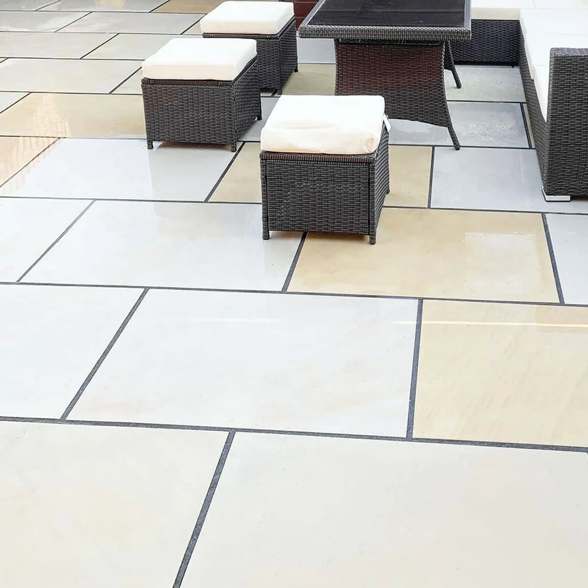 Sawn and honed mint sandstone paving