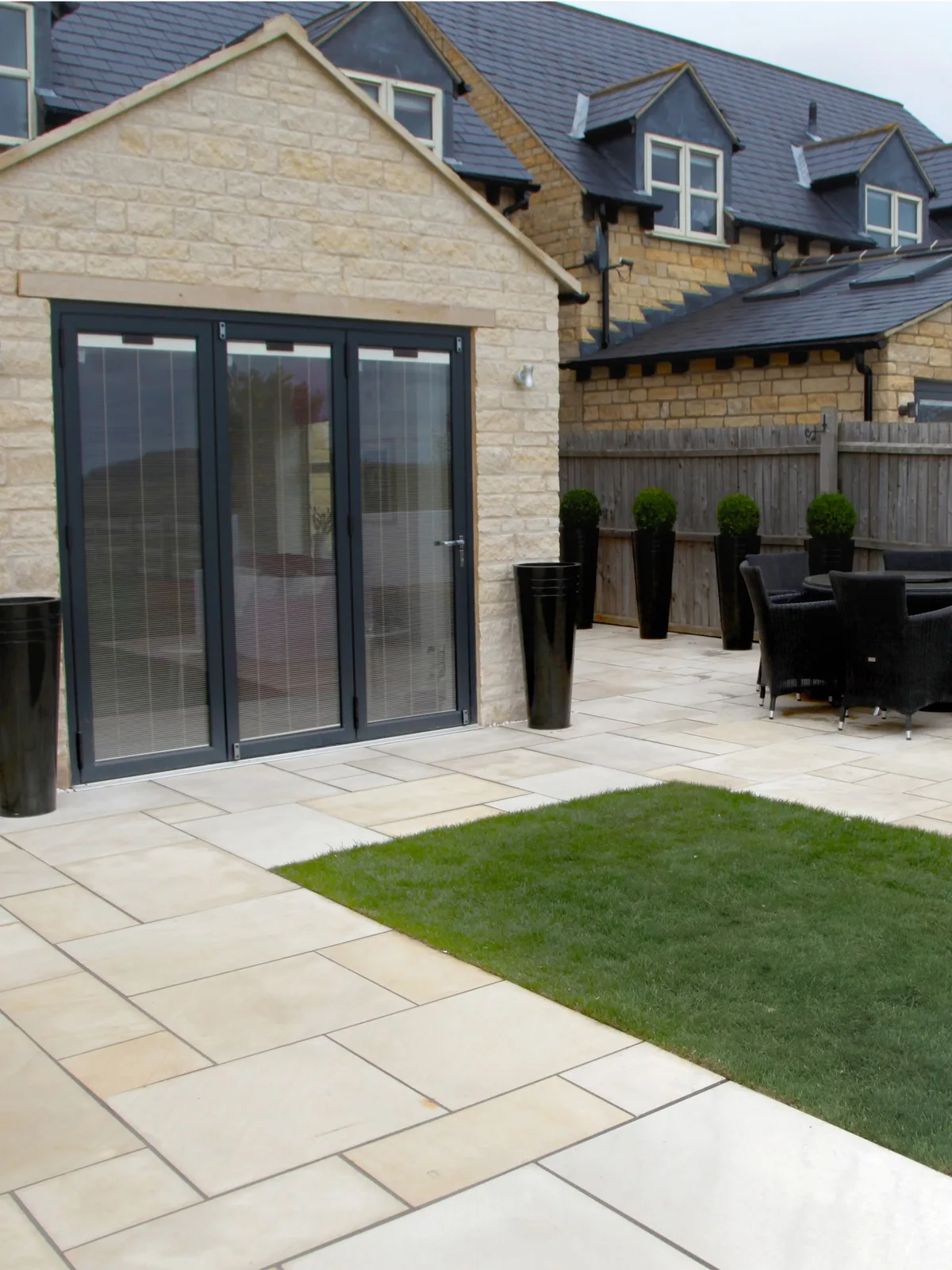 Mint Sandstone Paving thumbnail 6